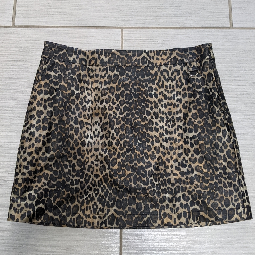 Cheetah print brown mini skirt, size 28